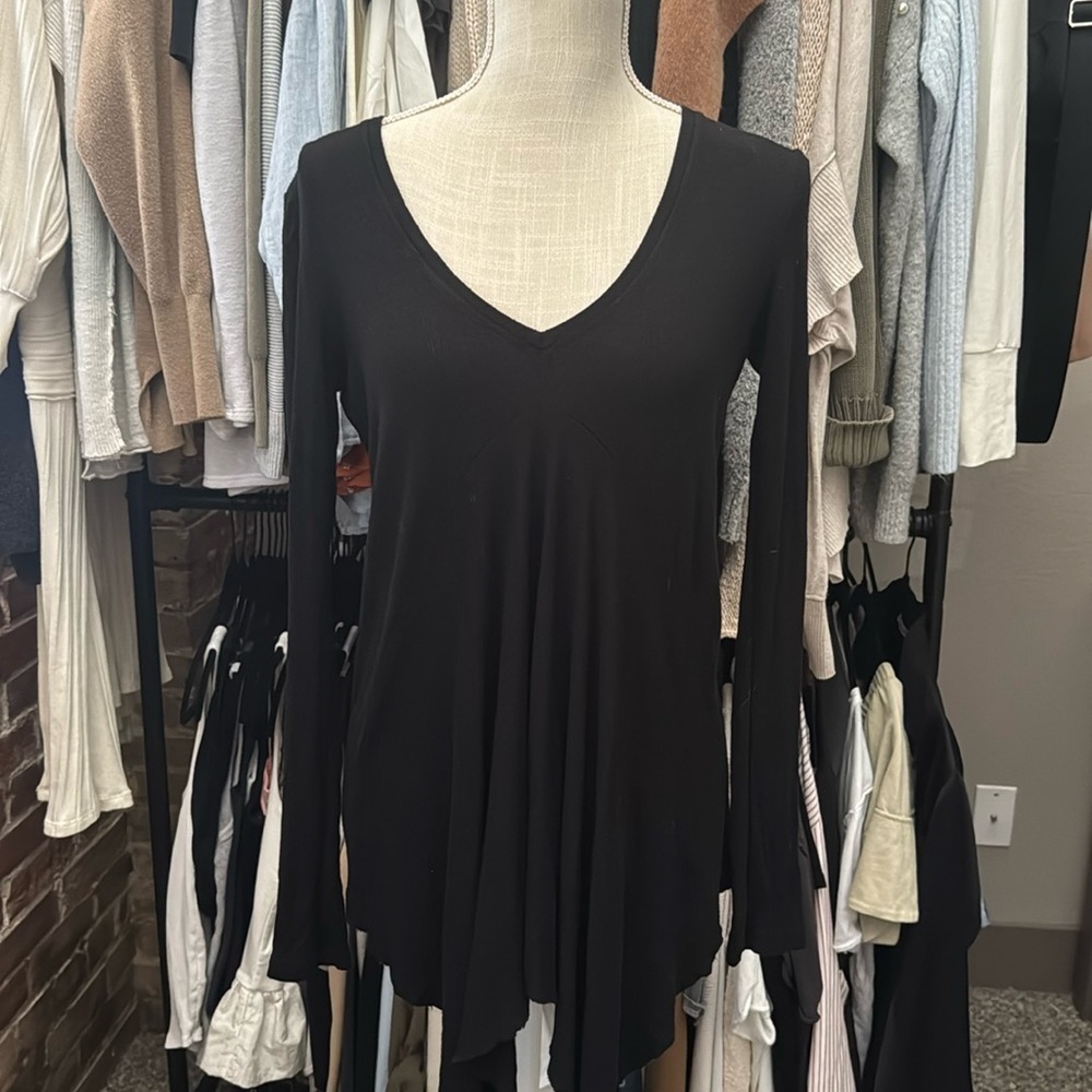 BCBGMAXAZRIA RIBBED TEE - Picture 1 of 7